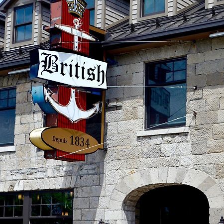 جاتينو British Hotel And Public House المظهر الخارجي الصورة