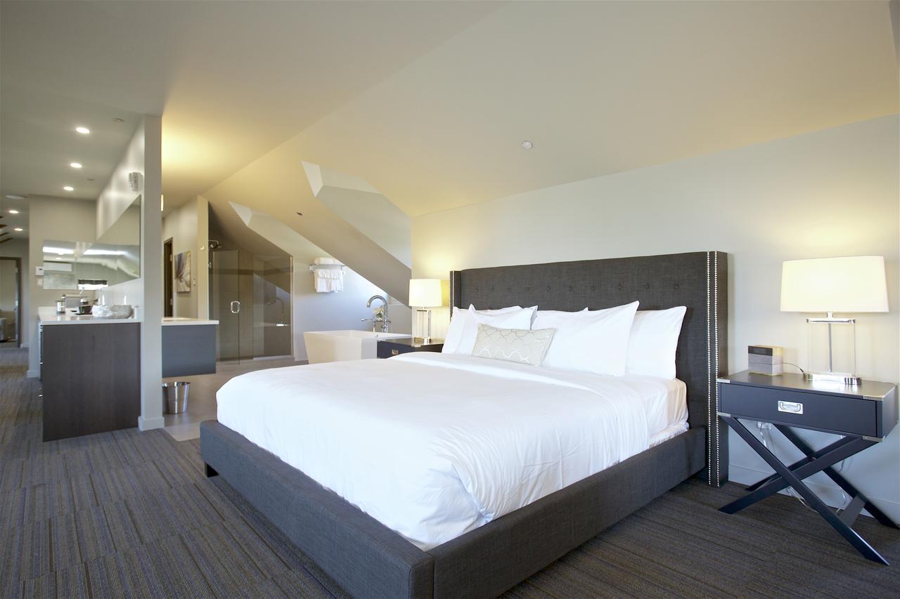 جاتينو British Hotel And Public House المظهر الخارجي الصورة